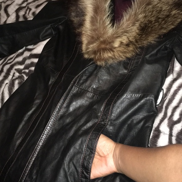 LEATHER TRENCH COAT WITH BELT & POCKETS, REAL FUR - Picture 6 of 6